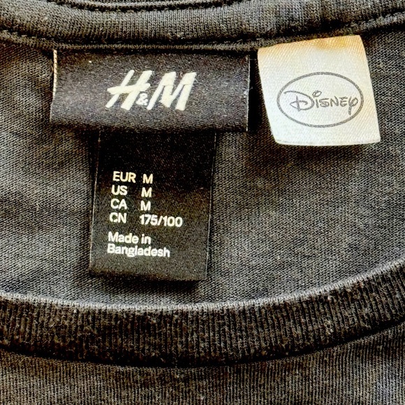 H&M Disney Mickey Mouse Charcoal Gray Distressed Graphic Short Sleeve T-shirt  M - Picture 3 of 6
